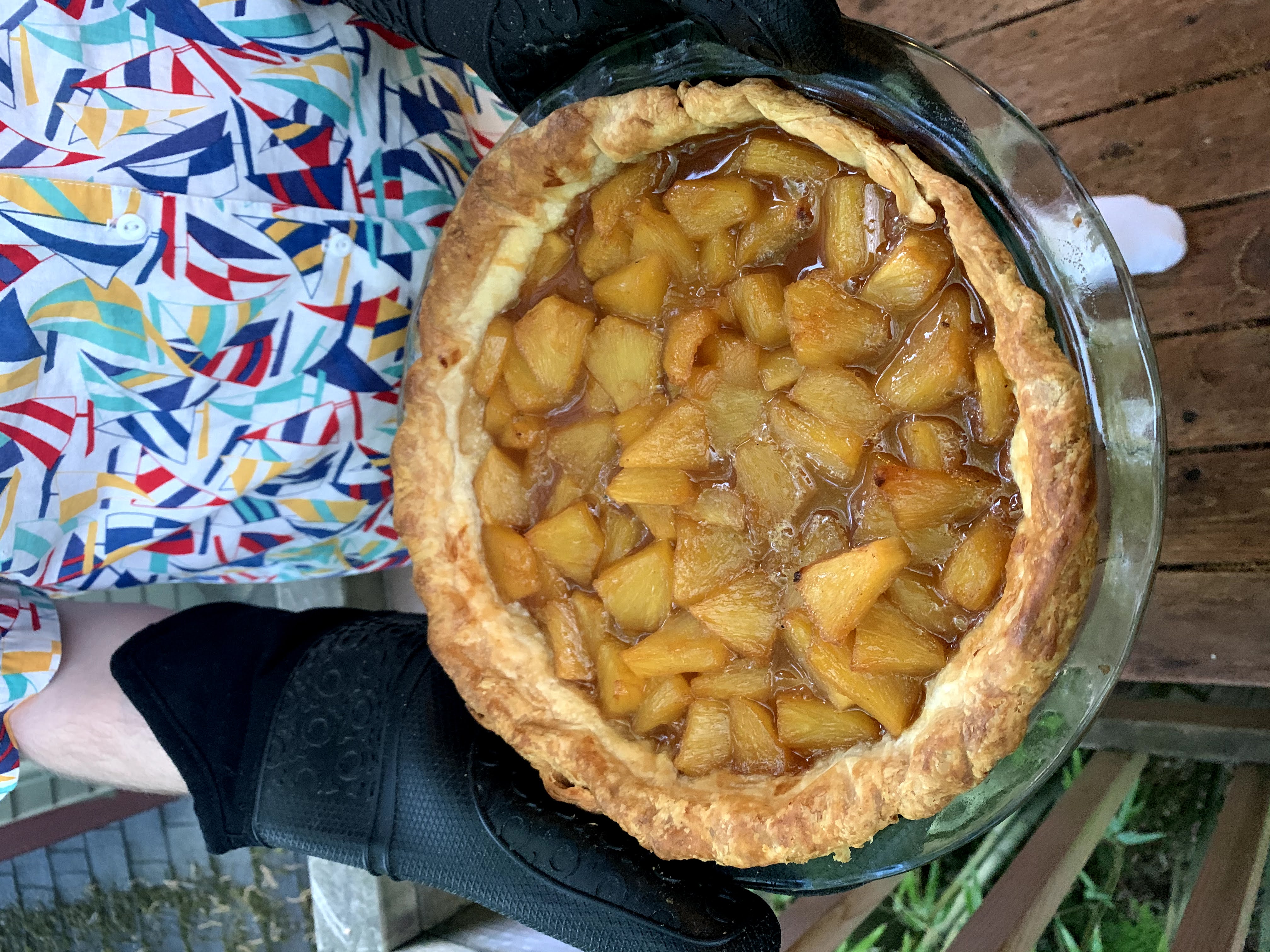 A roasted pineapple pie with no top crust.